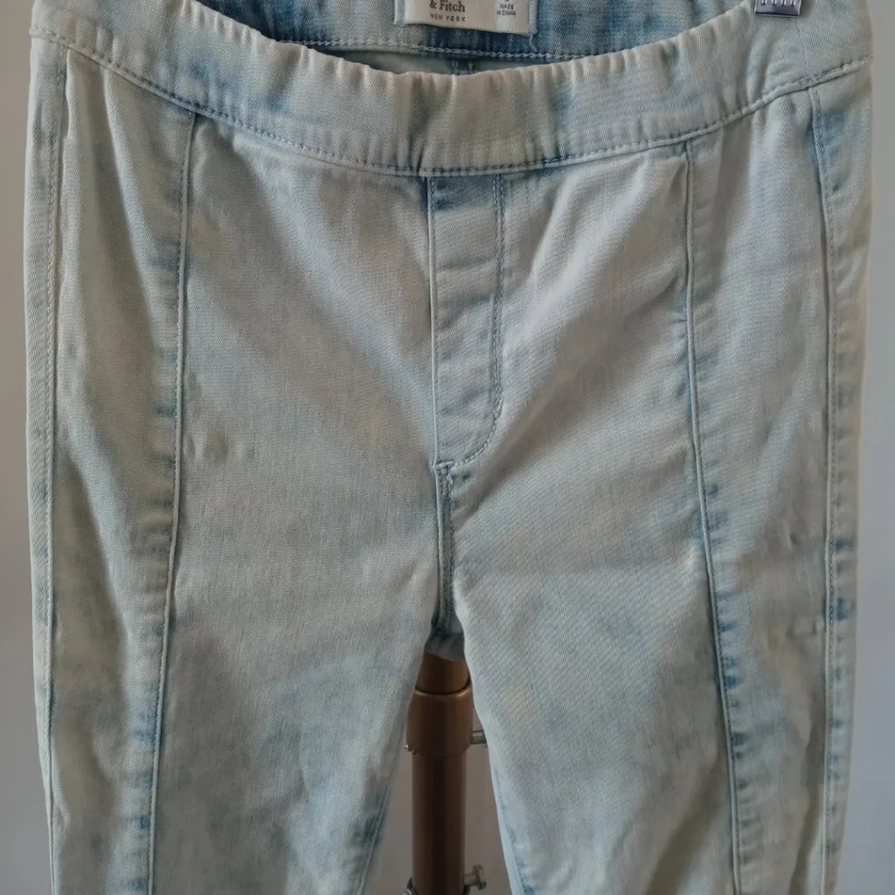 Abercrombie & Fitch New York Kid's Girl's Jean Pants - Size Small - Pre Owned - - Picture 2 of 4